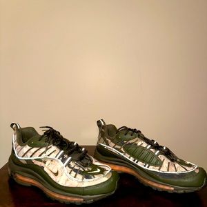 Nike Air Max 98. Cargo Khaki. Men’s size 8.5